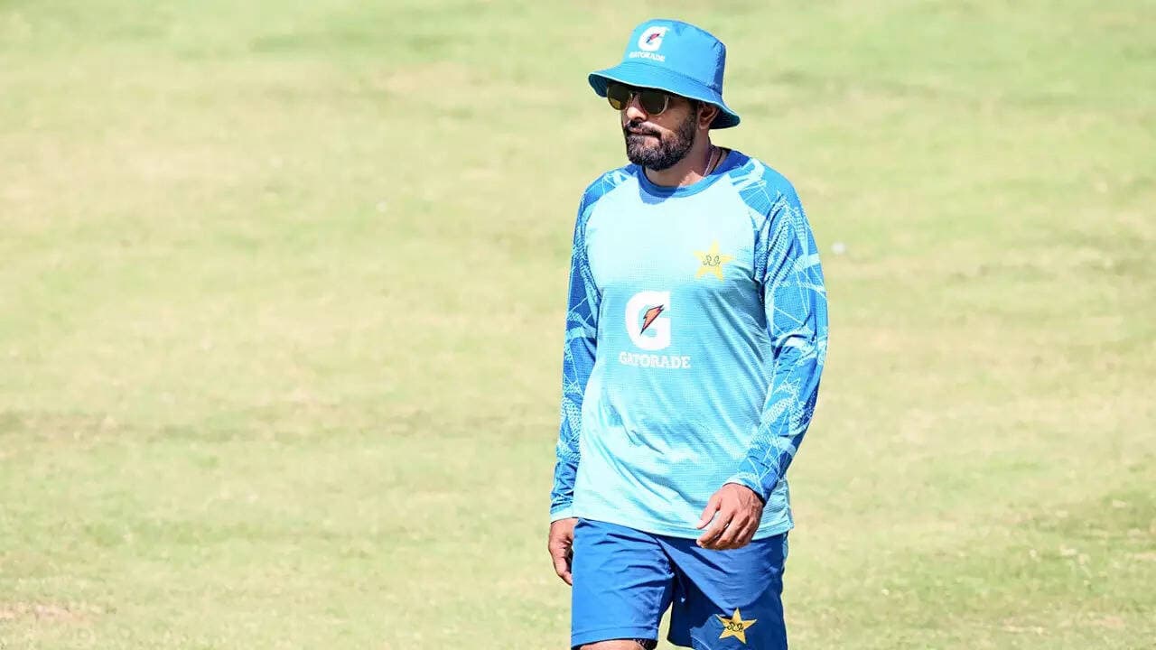 'Usko kya nazar aayega?’: Miandad on Babar Azam's Asia Cup snub